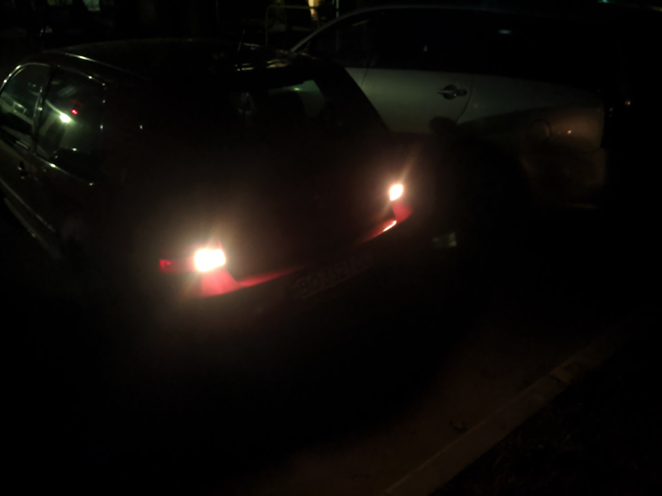 Led лампочки в задній хід (Volkswagen Golf 4) 1
