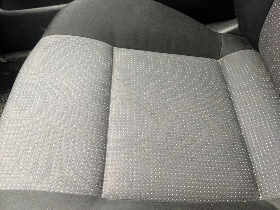 Хімчистка салону (Volkswagen Golf 4) 2