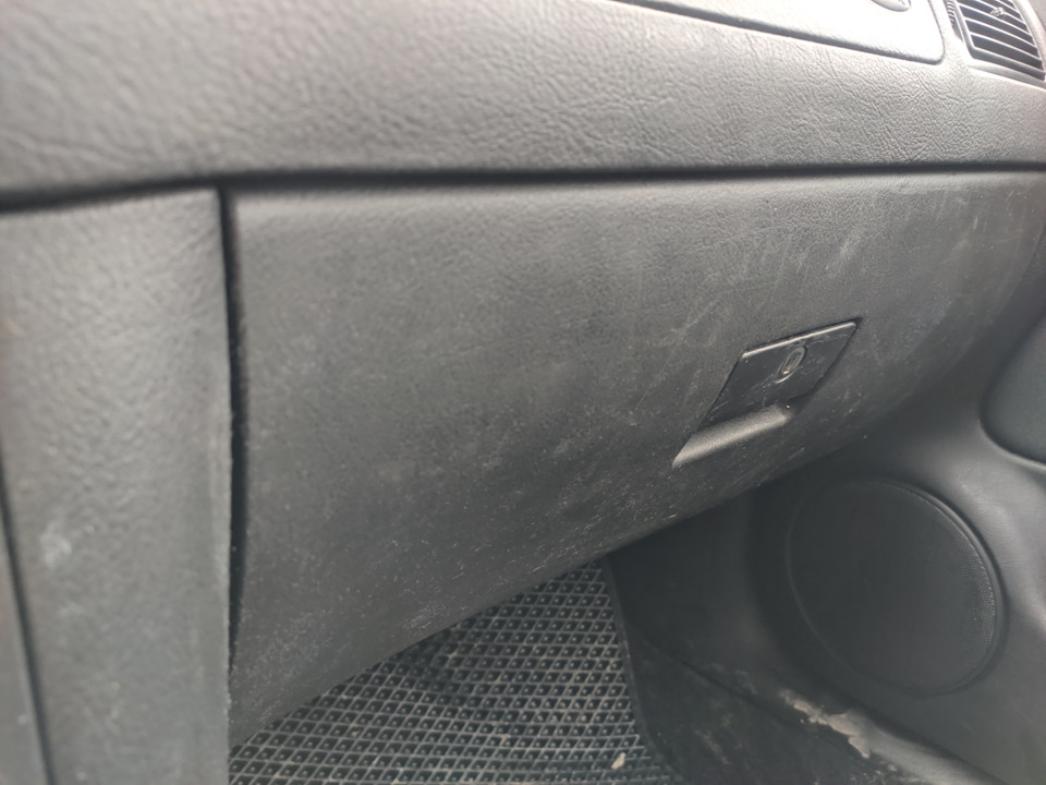 Хімчистка салону (Volkswagen Golf 4) 1