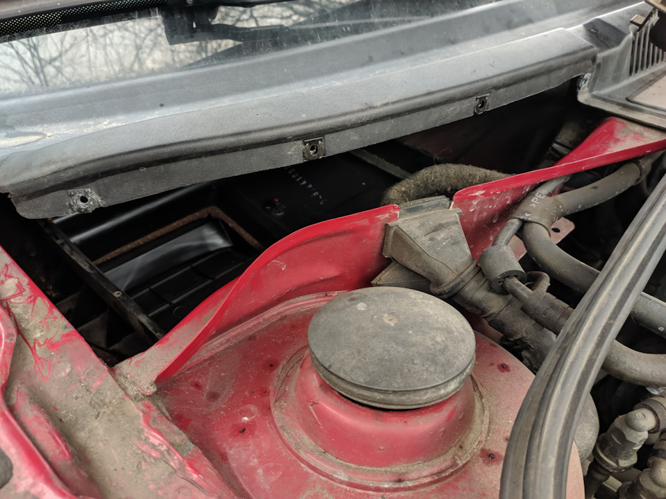 Заміна фільтра салону (Volkswagen Golf 4) 5