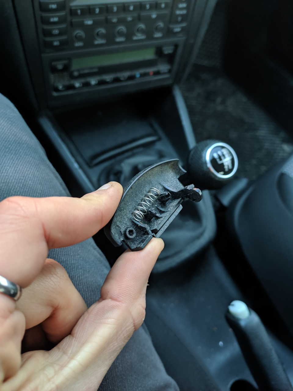 Заміна засувки в підлоітнику (Volkswagen Golf 4) 2