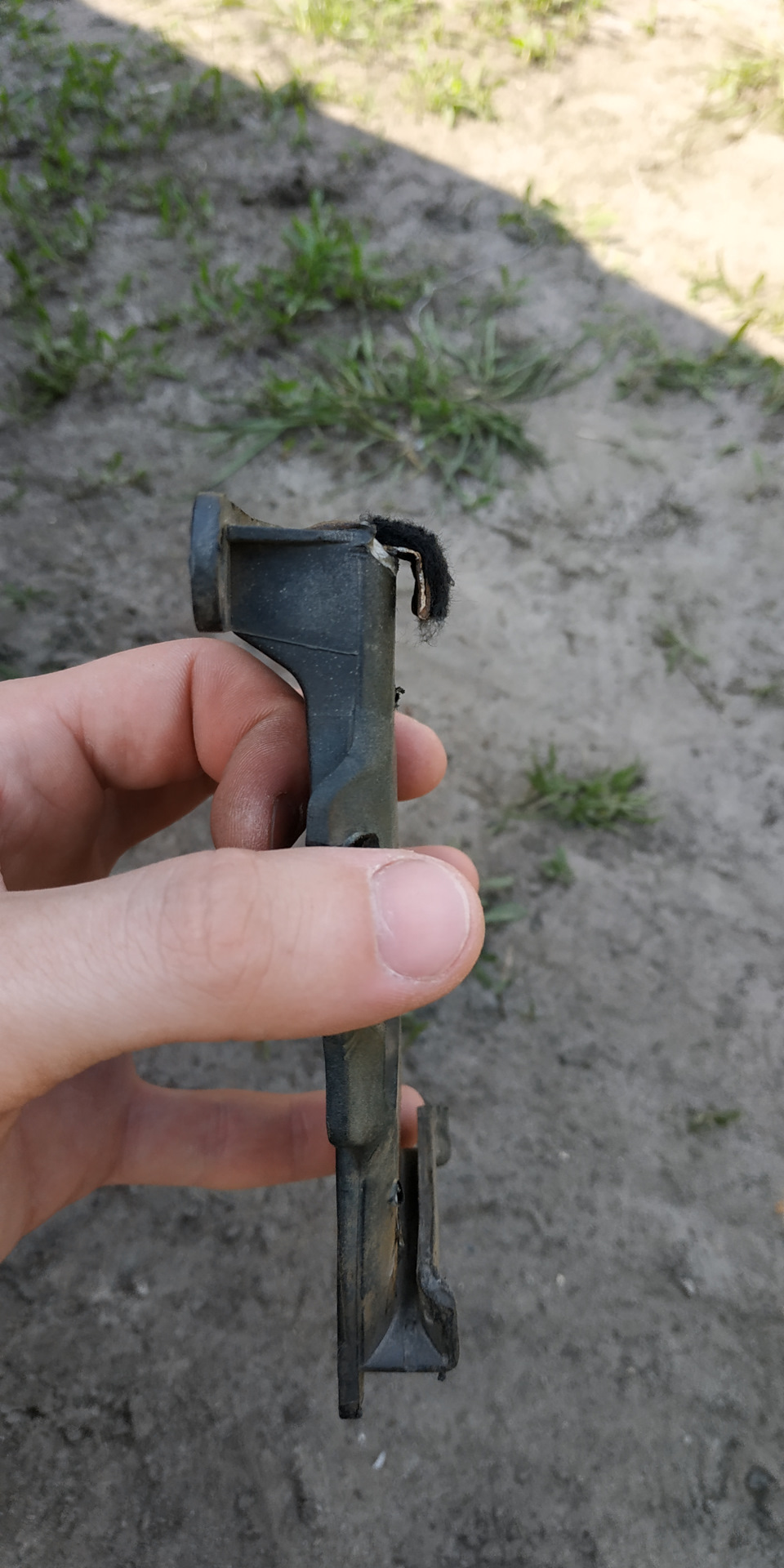 Мінус ще один саморіз 3