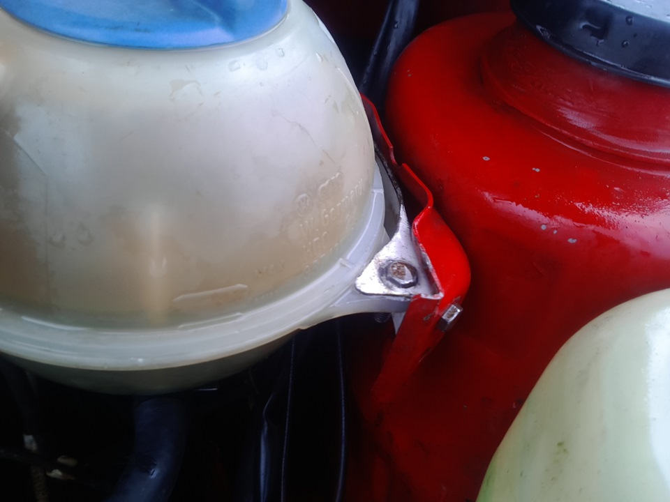 Писаючий бачок 3