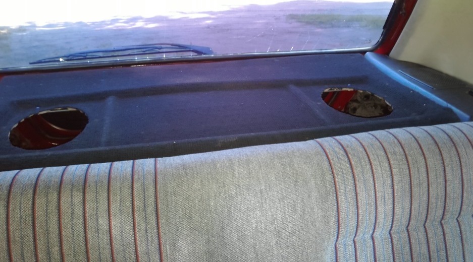 Закладаємо дірки в задній полиці))) 1