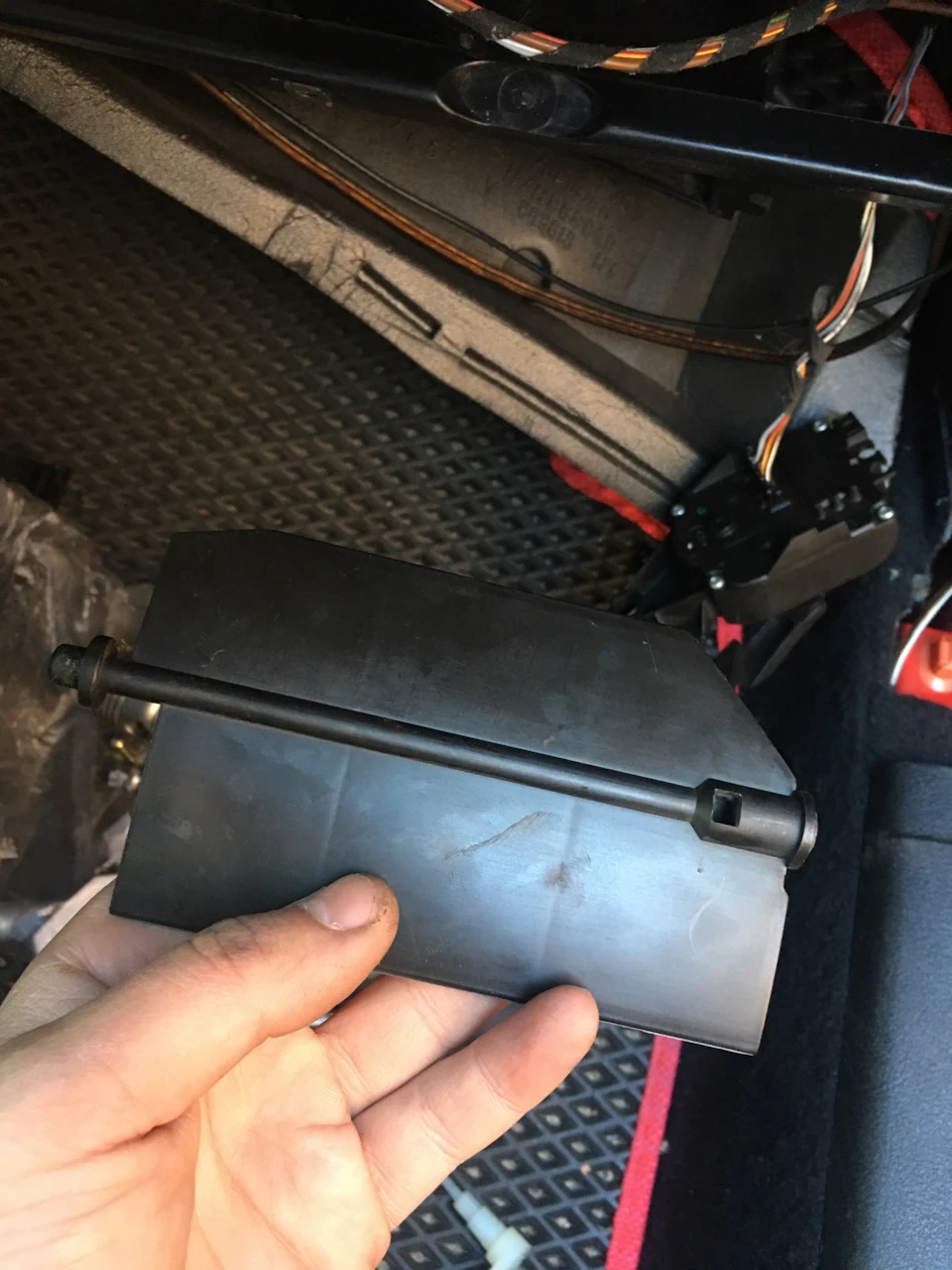 Болячка #1. Ремонт виконавчого електродвигуна заслінки повітрозабірника-V71 (рециркуляція)