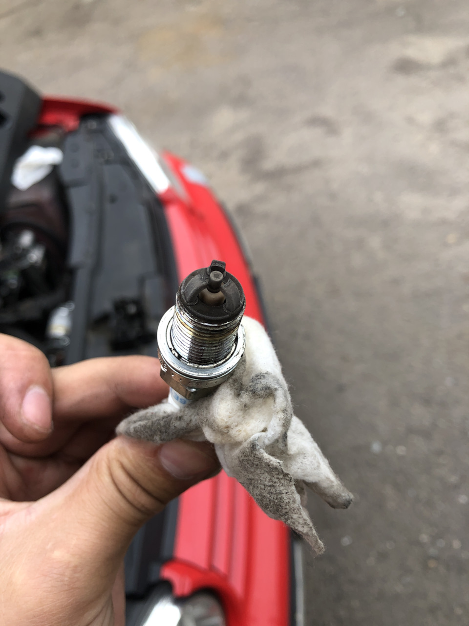 Заміна свічок запалювання NGK Standart BKUR6ET-10 2397 4
