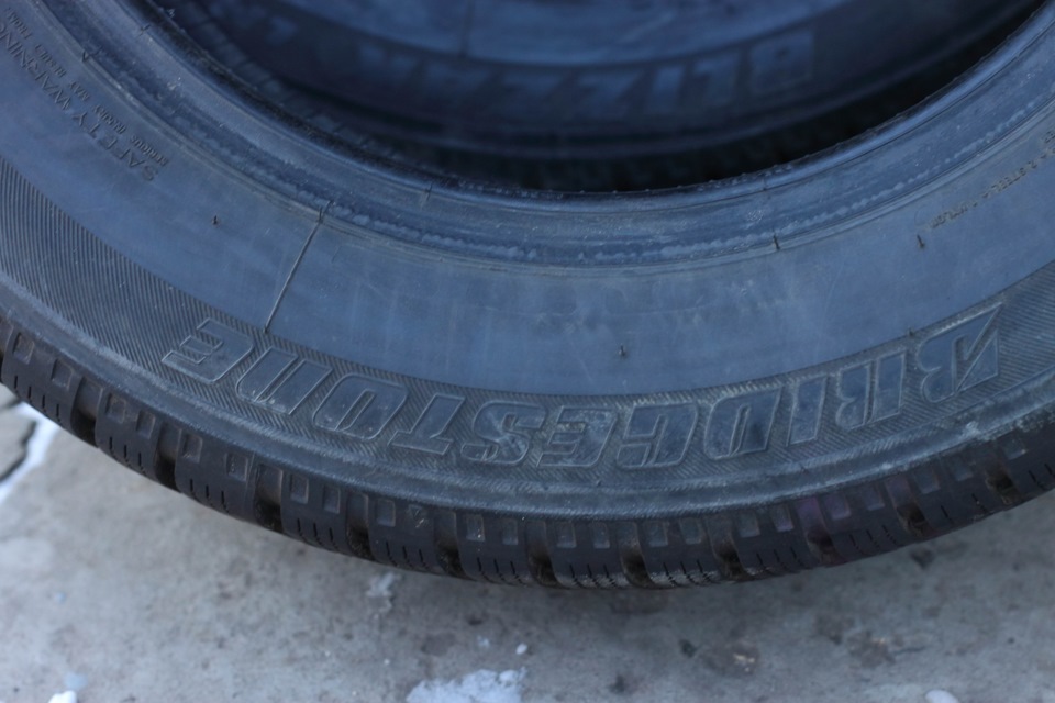 Перевзувся на зиму Bridgestone Blizzak LM30 4