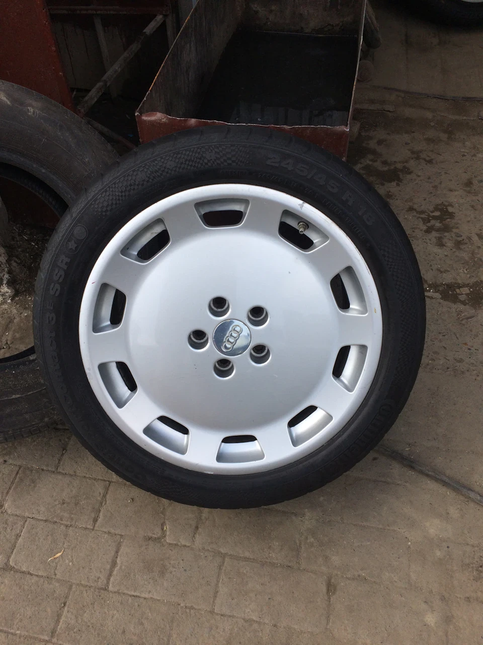 Audi w12 monoblock