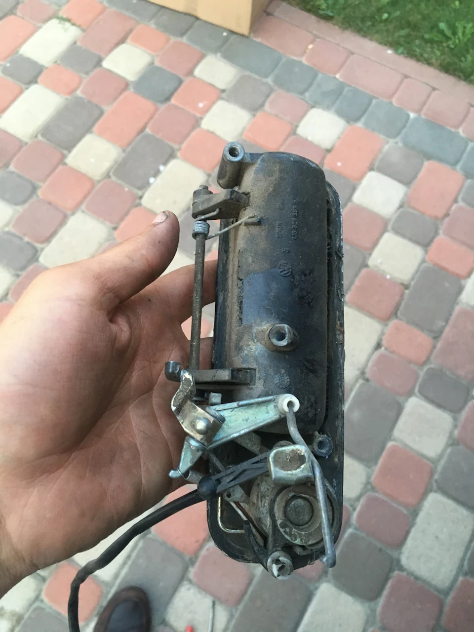 Змінюю ручку багажика ... не можу встромити (