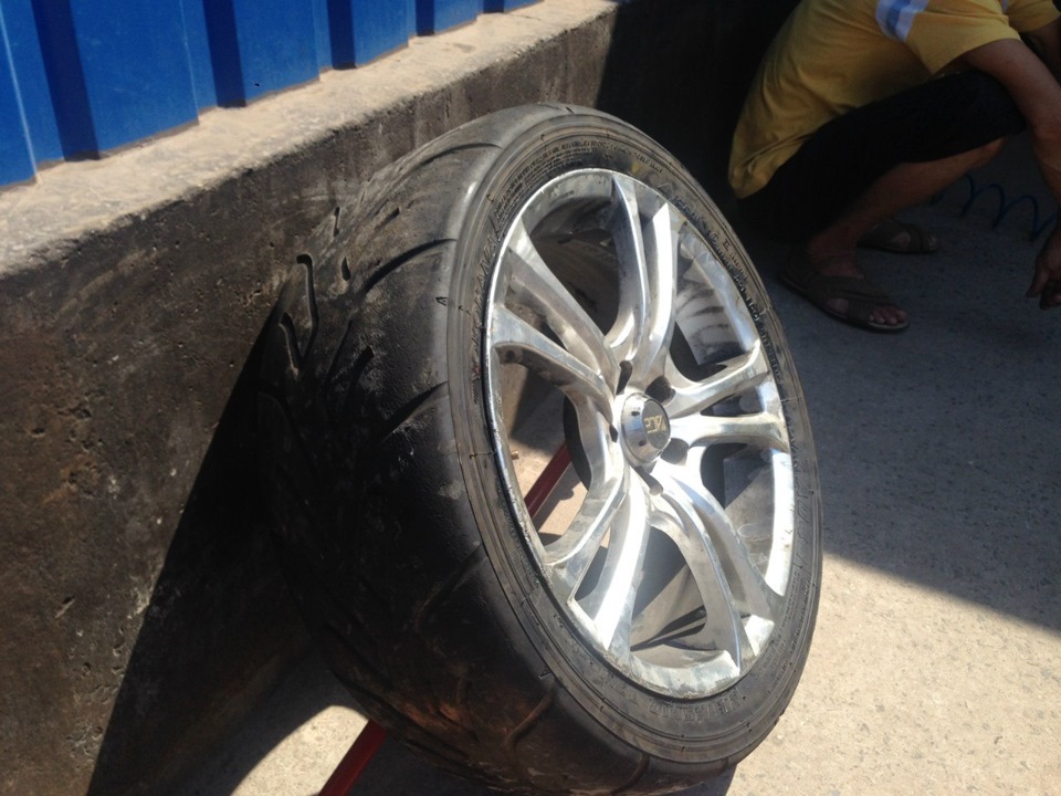 Продаж напівсліків Yokohama Advan A048 215/45 R17 (не встала) 4