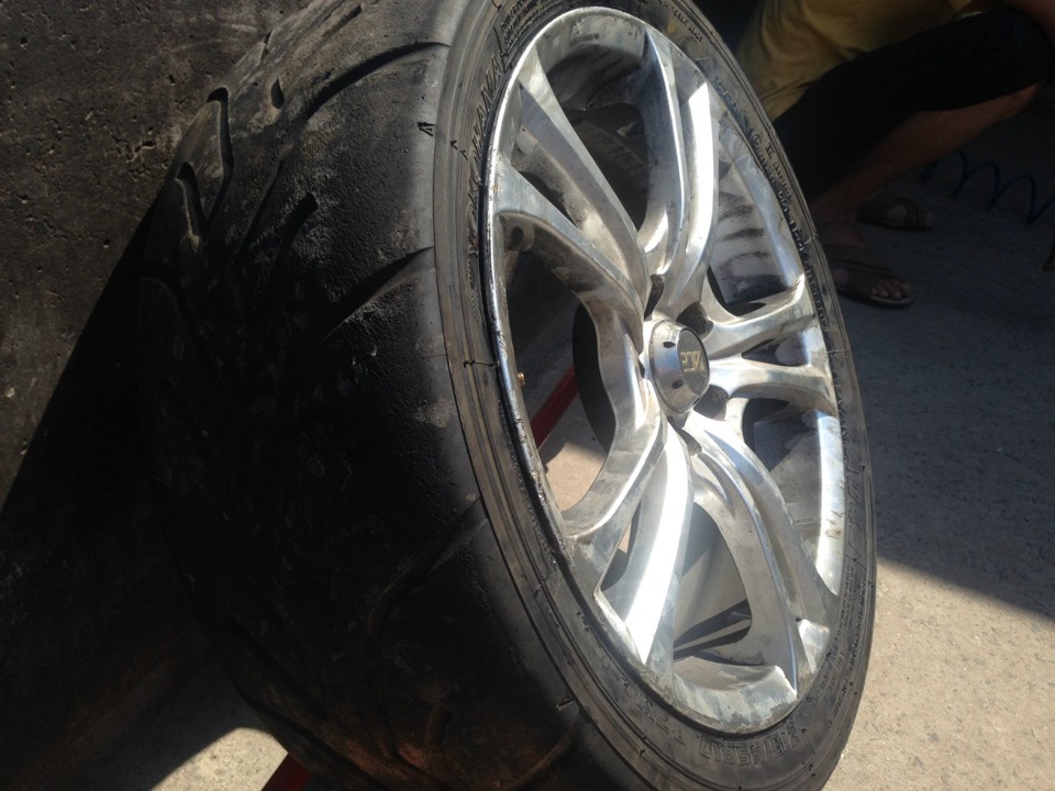 Продаж напівсліків Yokohama Advan A048 215/45 R17 (не встала) 2