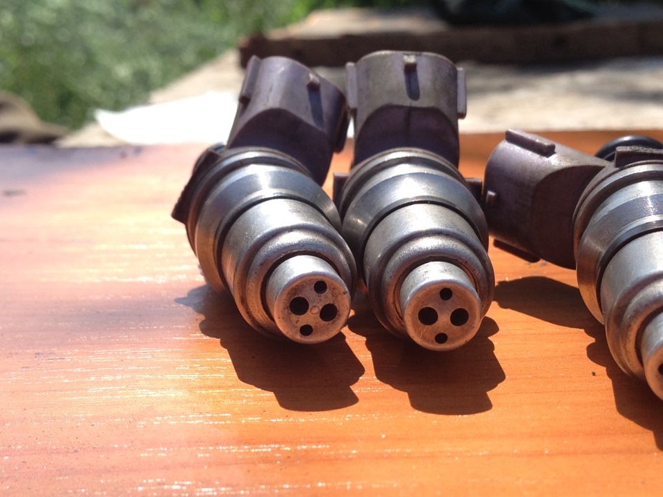 Перевірка на стенді форсунок SARD DENSO 1001-87095 800cc Injectors. 3