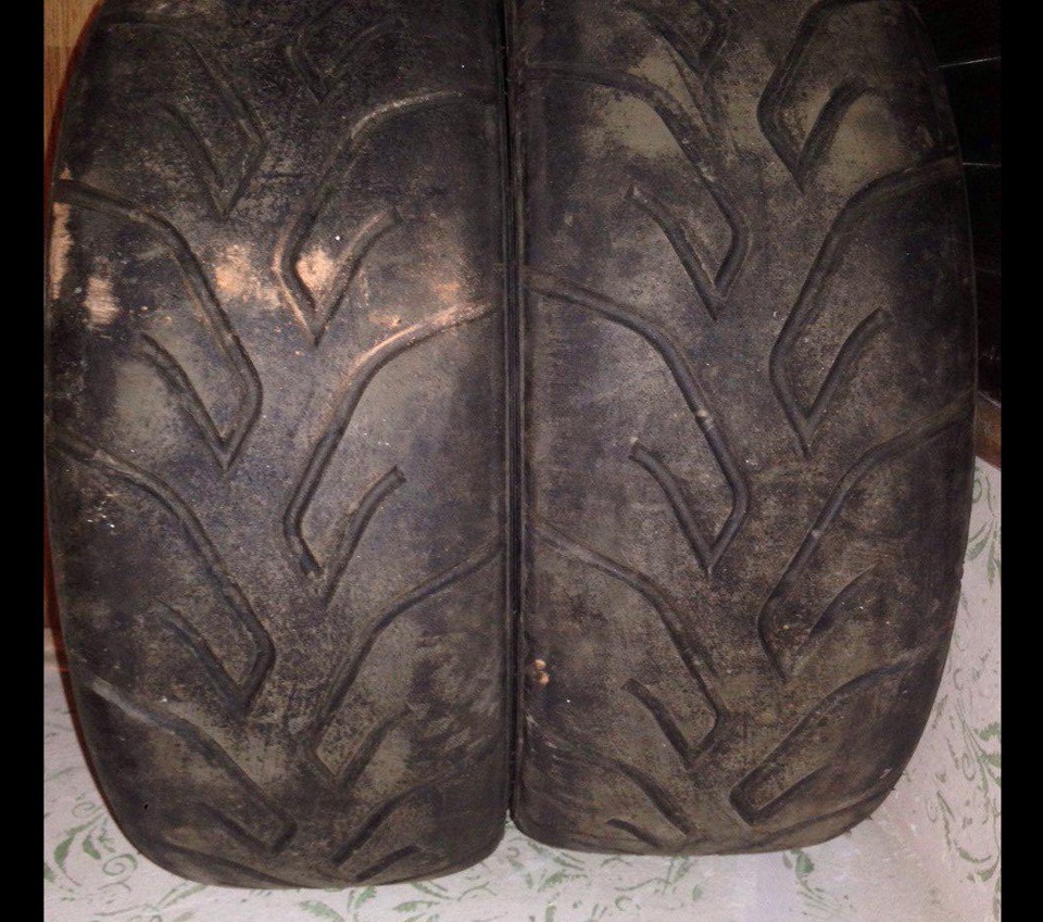 Yokohama Advan A048 215/45 R17 1