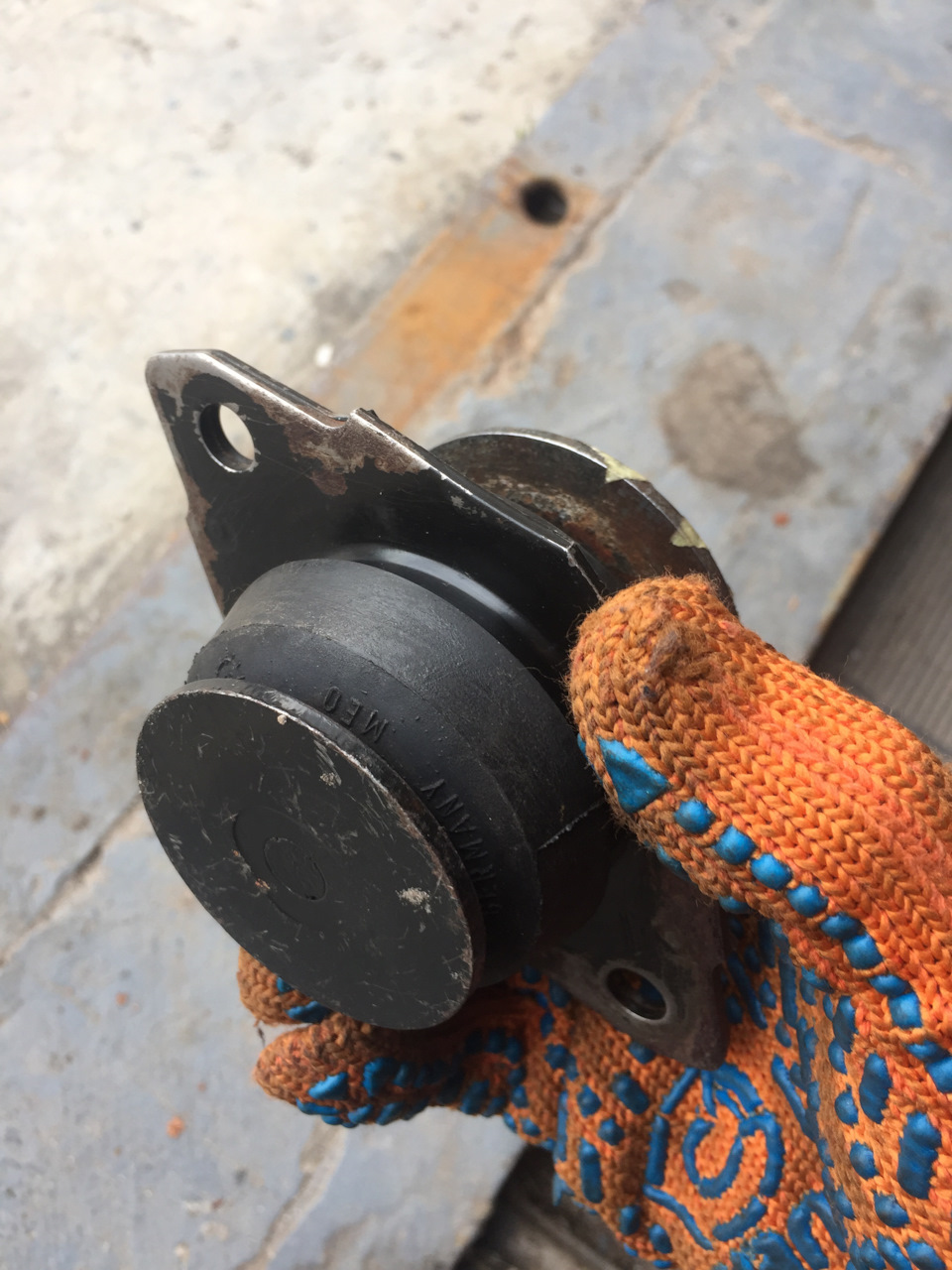 Подушка двигуна vr6 3