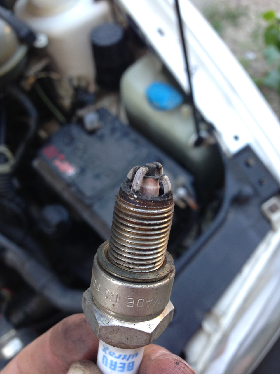 Як втратити викрутку під капотом і не знайти її. 4