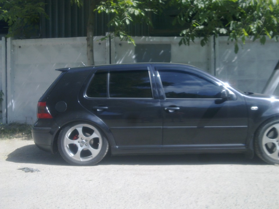 Бампер (репліка) R32 + Grill 4