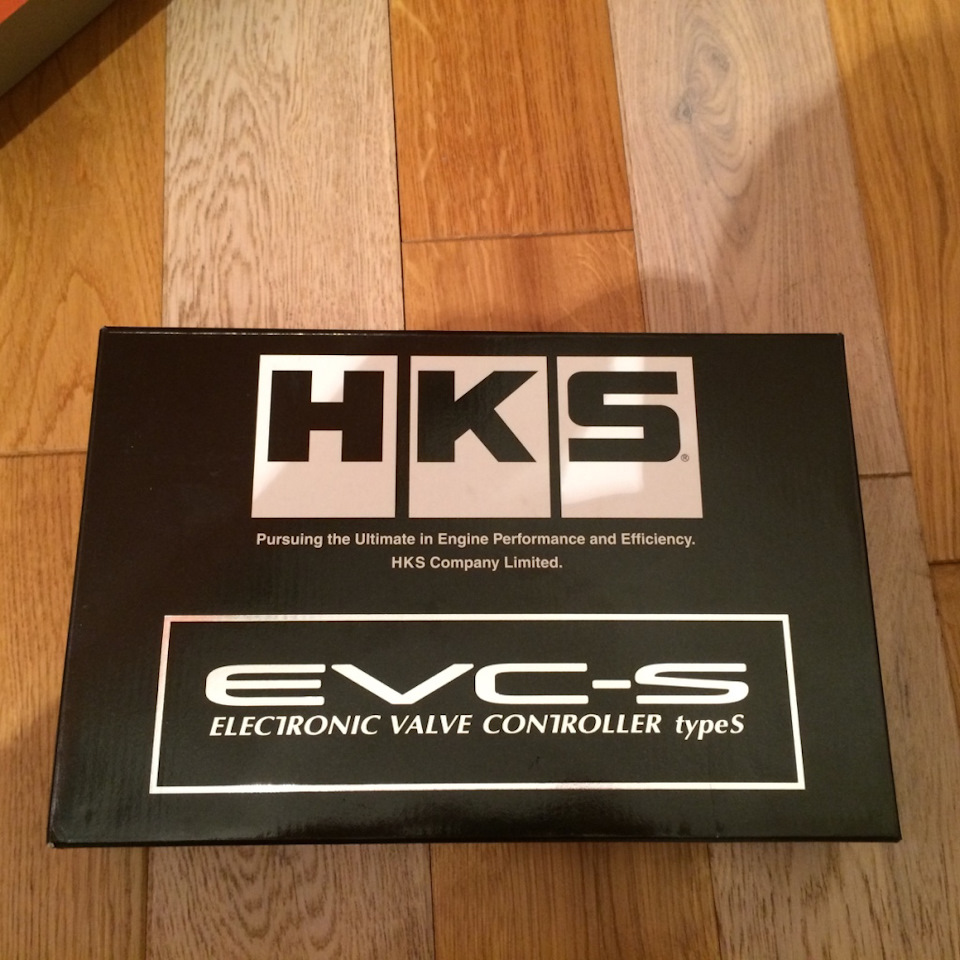 HKS evc-s boostcontroller + High Boost Actuator 1