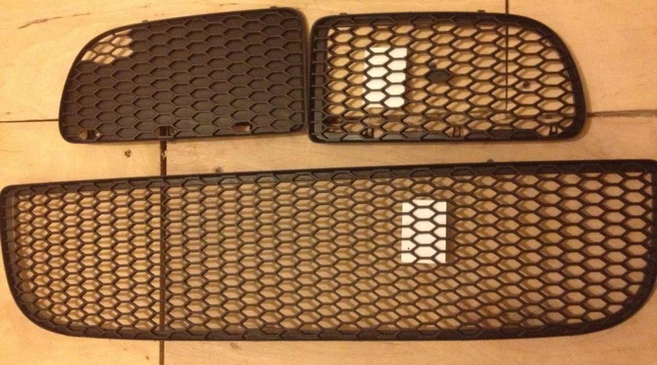 R32 OEM Grills 1