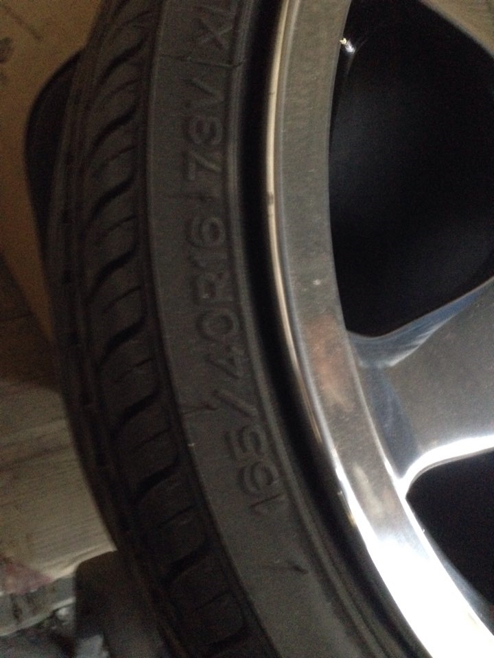 Продам пару гуму 165 40 16 та porsche d90 2