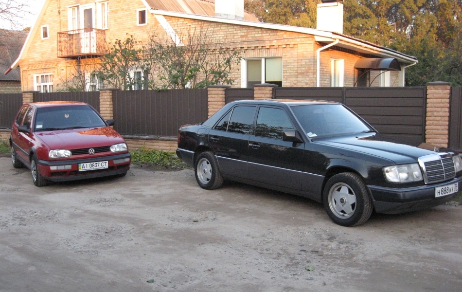 Mercedes E-class Чорний Бегемот) І Volkswagen Golf БОСЯК № 2) 1