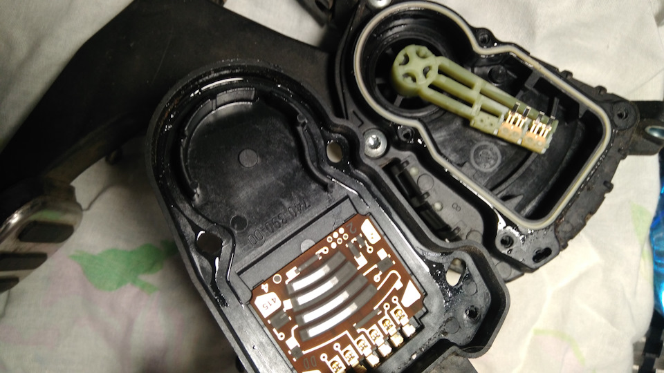 Датчики 1/2 положення педалі акселератора-G79+G185 помилка.(Вирішено) 2
