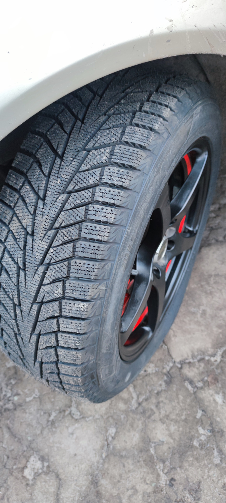 До зими готовий-перевзувся. (Hankook Winter I*Cept iZ2 W616 205/55 R16 94T XL) 1