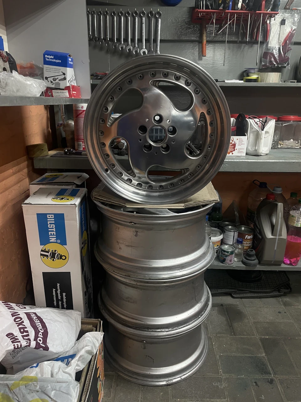 Нові тапочки R17 8J