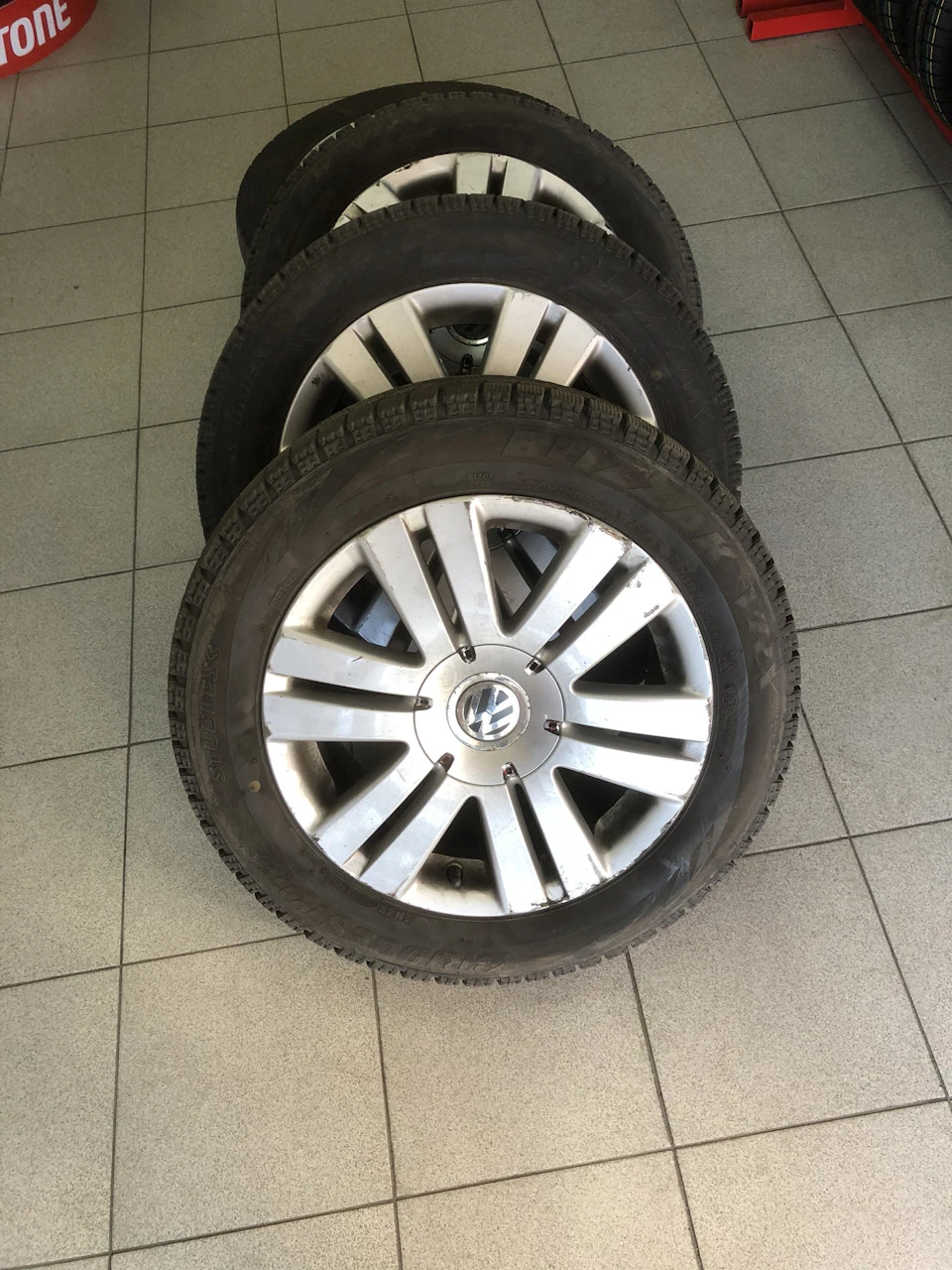 Продам зимовий комплект r16