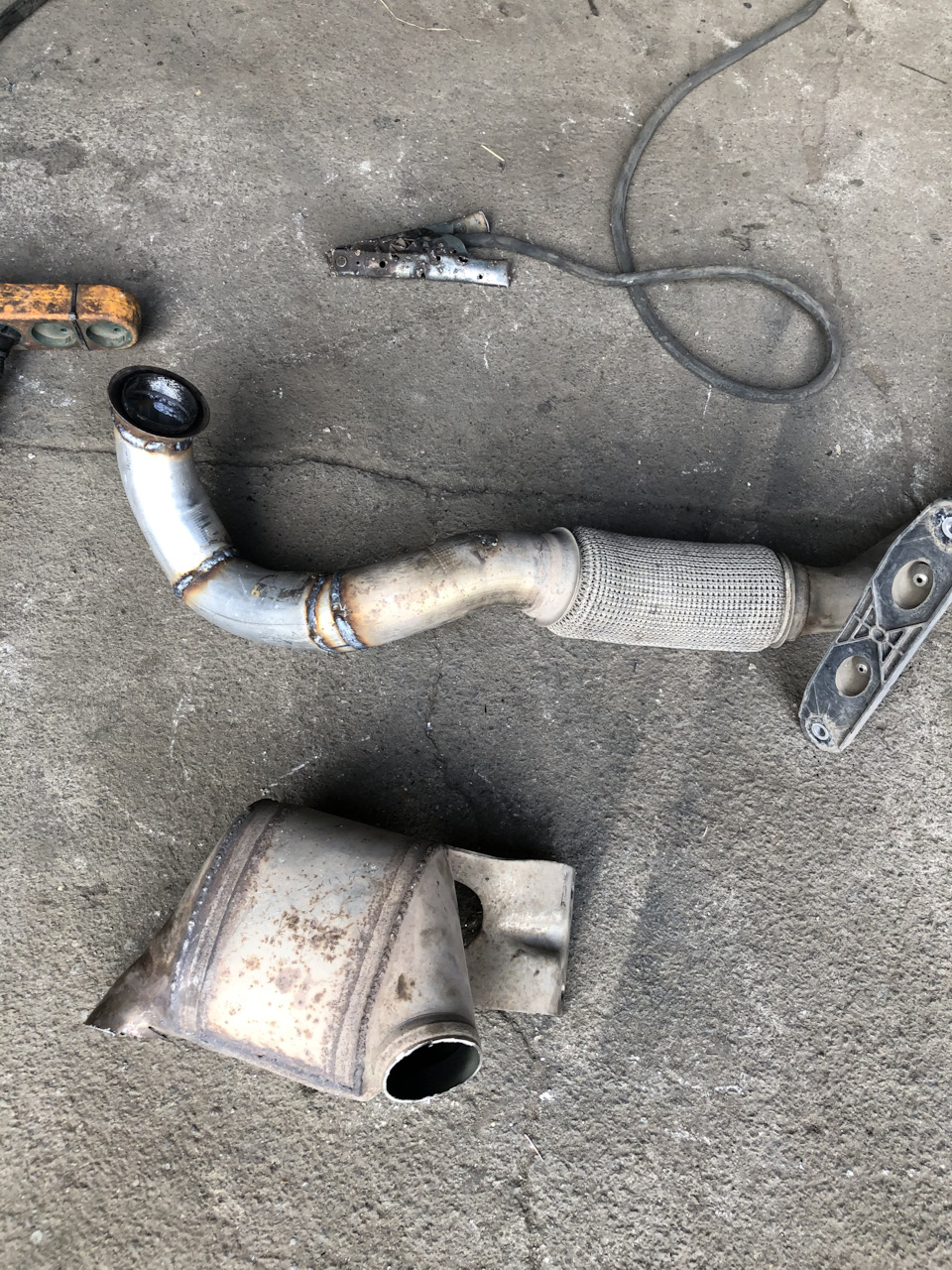 DOWN PIPE 3