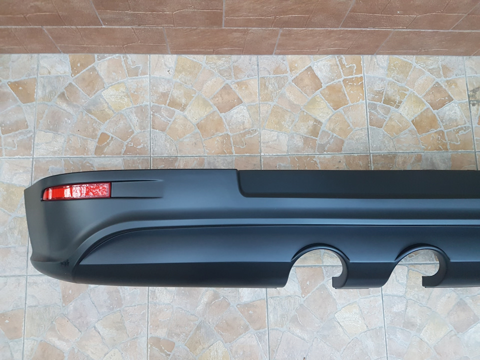 R32 Rear Bumper 2