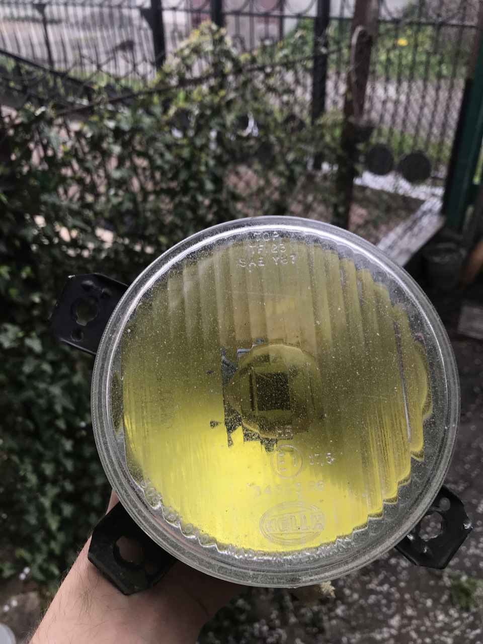 Hella Yellow French H4 headlights Bulb Covers або Французькі очі 4