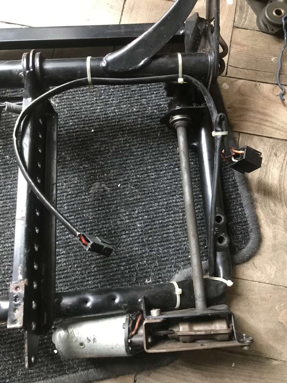 Recaro XR seats Golf 2, електролазні — частина перша. 4