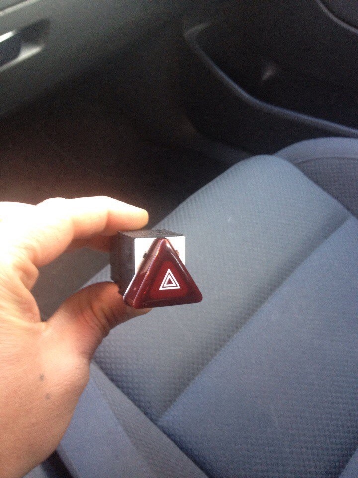 Кнопка аварійки 1