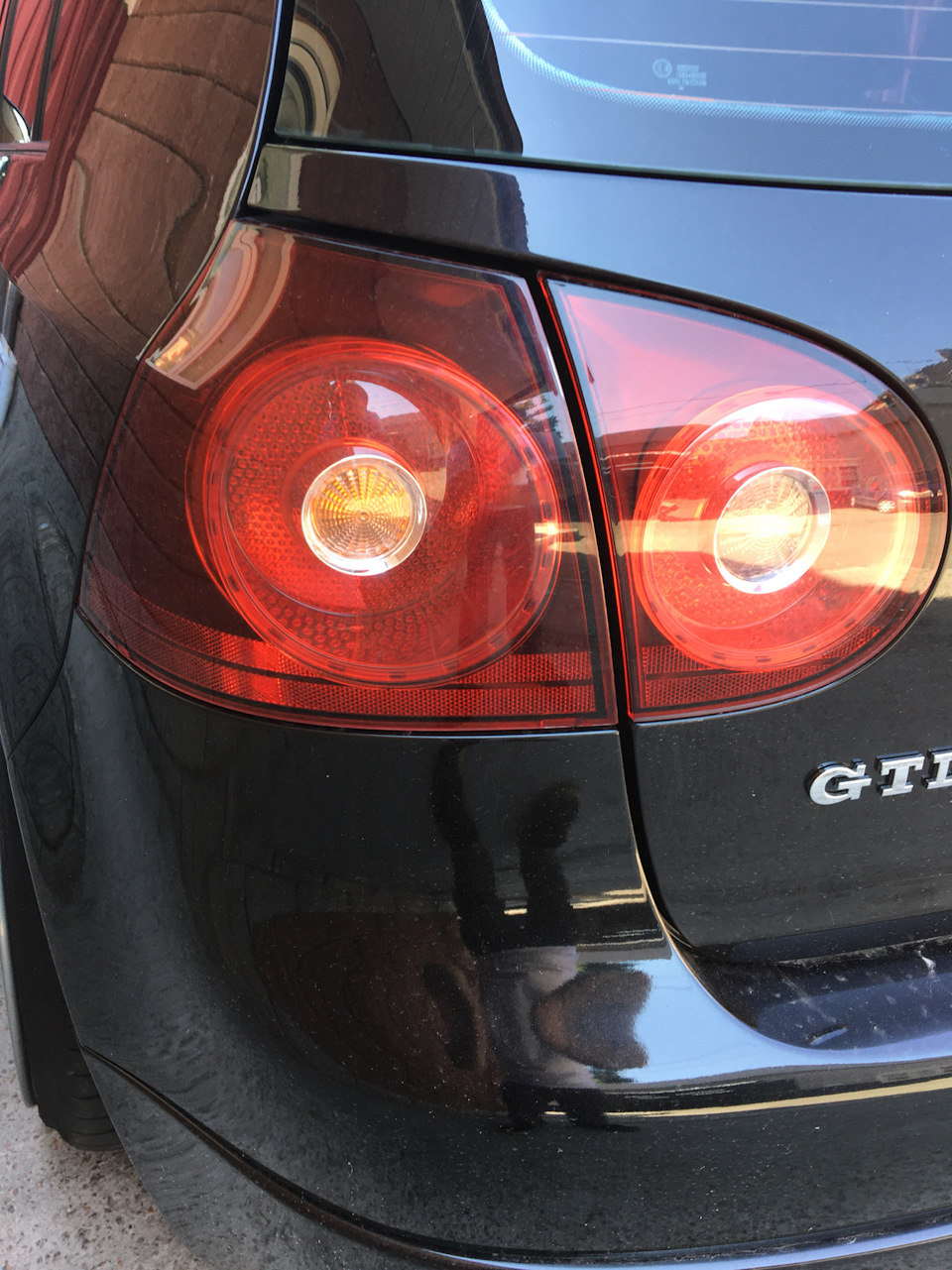 Продаються задні ліхтарі Golf GTI 30 edition 2