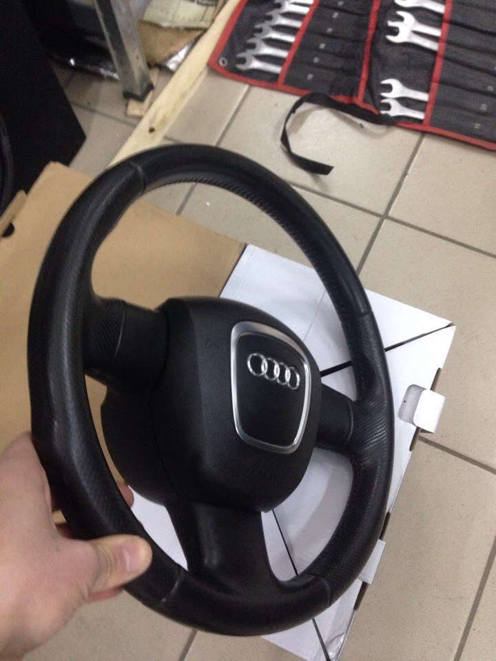Заміна керма на кермо від Audi a6 c6 2