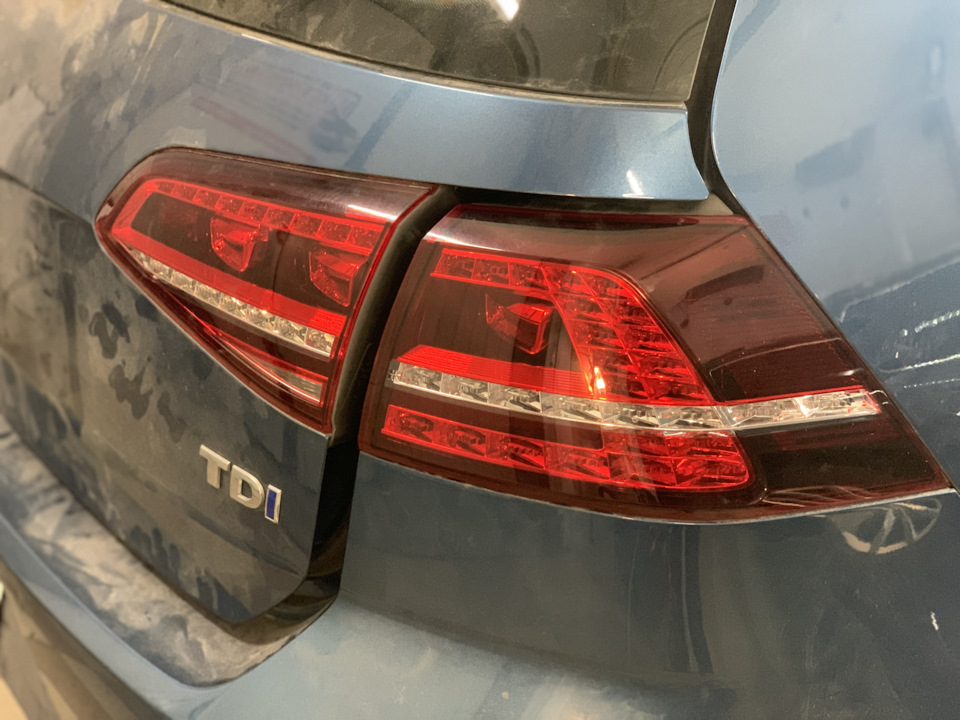 Задні ліхтарі GOLF R 1