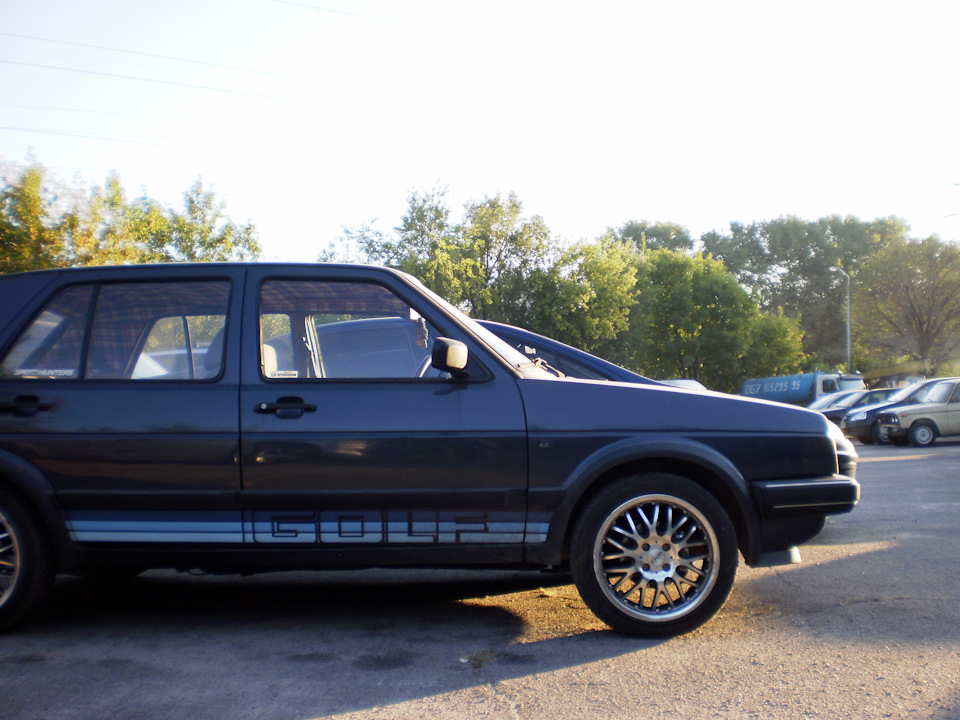 Перше-ревний Volkswagen або ж просто трабл з вихлопом. 1