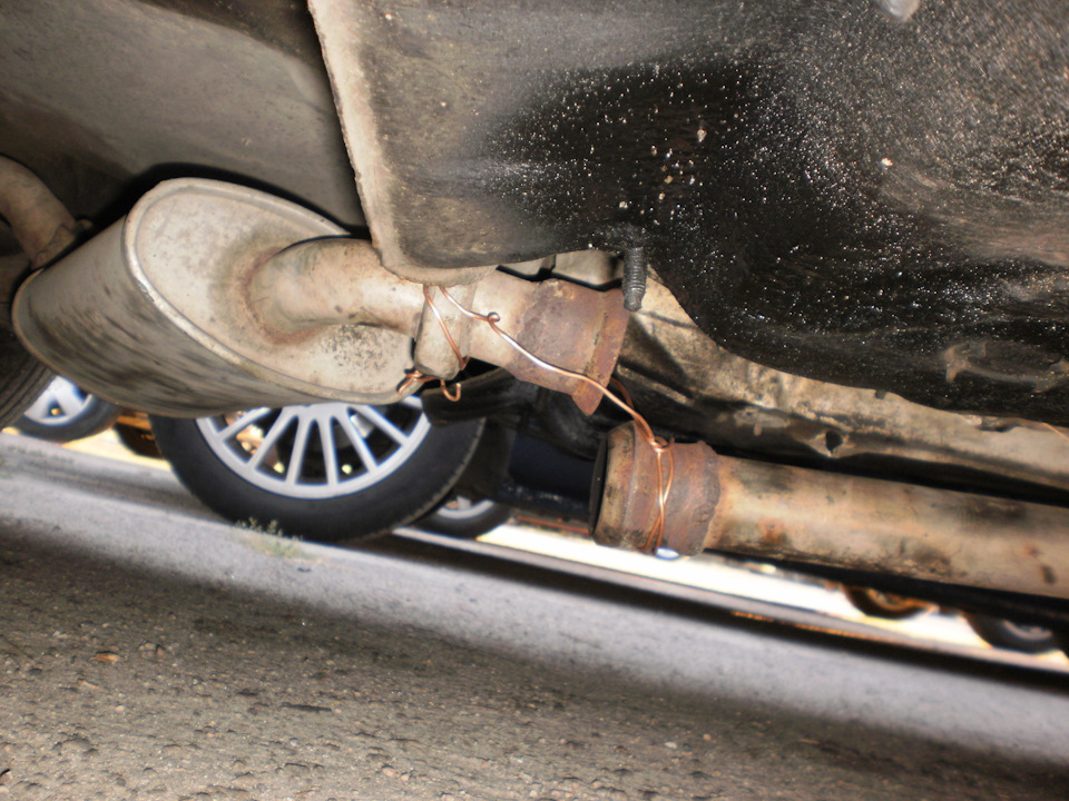 Перше-ревний Volkswagen або ж просто трабл з вихлопом. 3