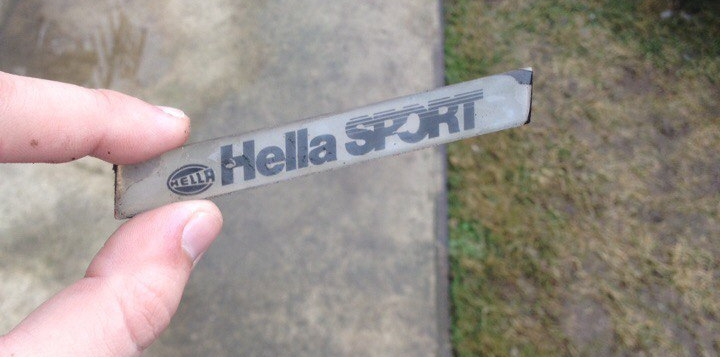 реставрация наклейки hella sport на решетке. 4