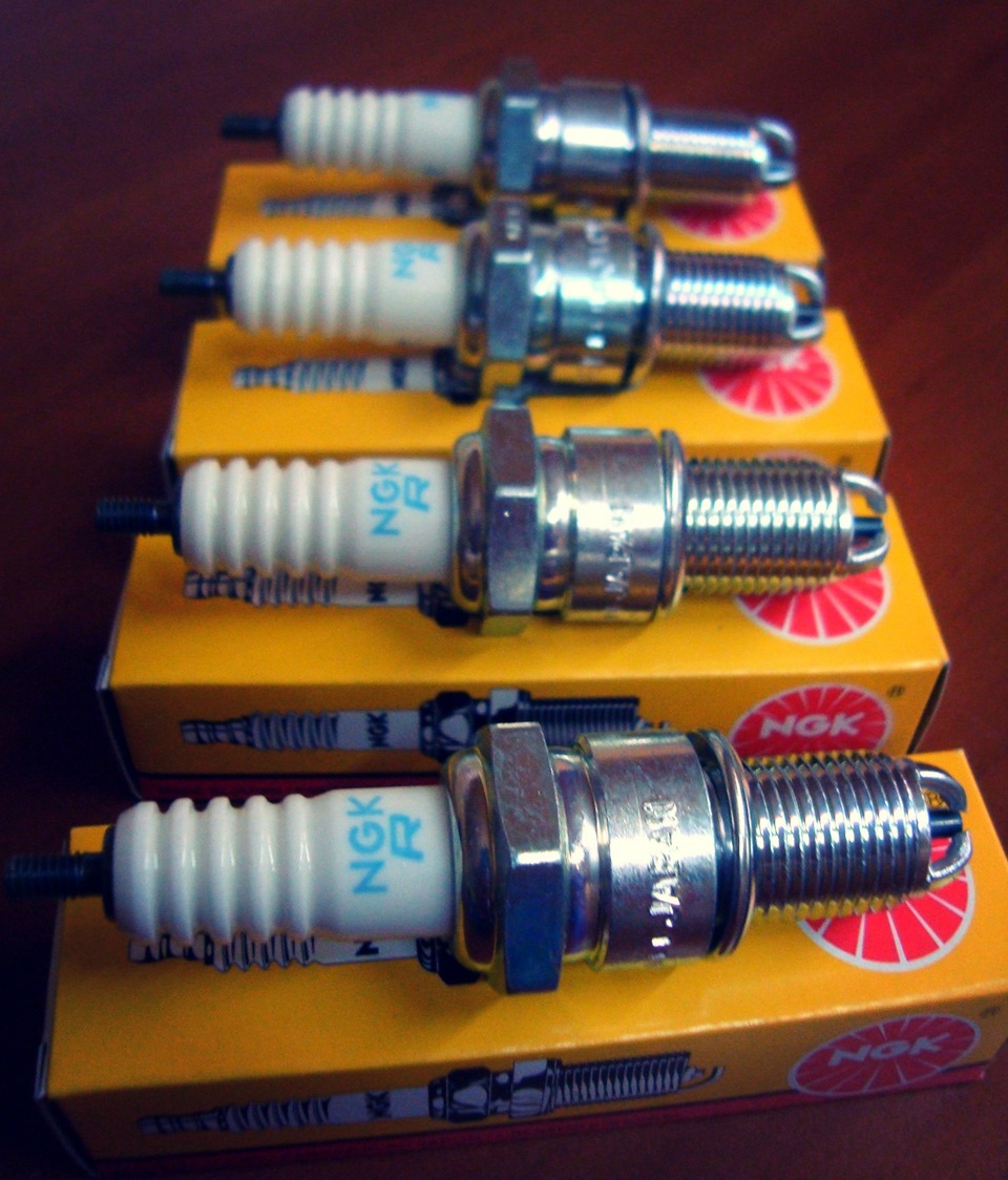 Свічки NGK R у продажу 2