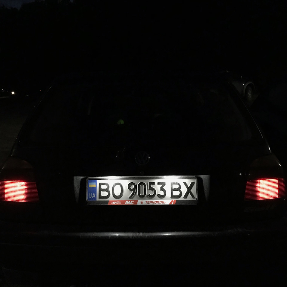 Заміна ламп підсвічування номерного знака 1