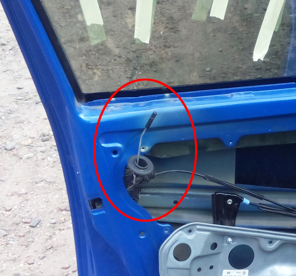 Центральний замок не замикає двері водія? Треба розібрати двері! 2