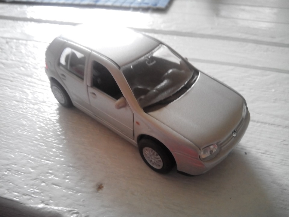 Моделька Golf IV 1