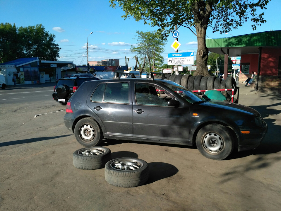 Продав тапки. 2