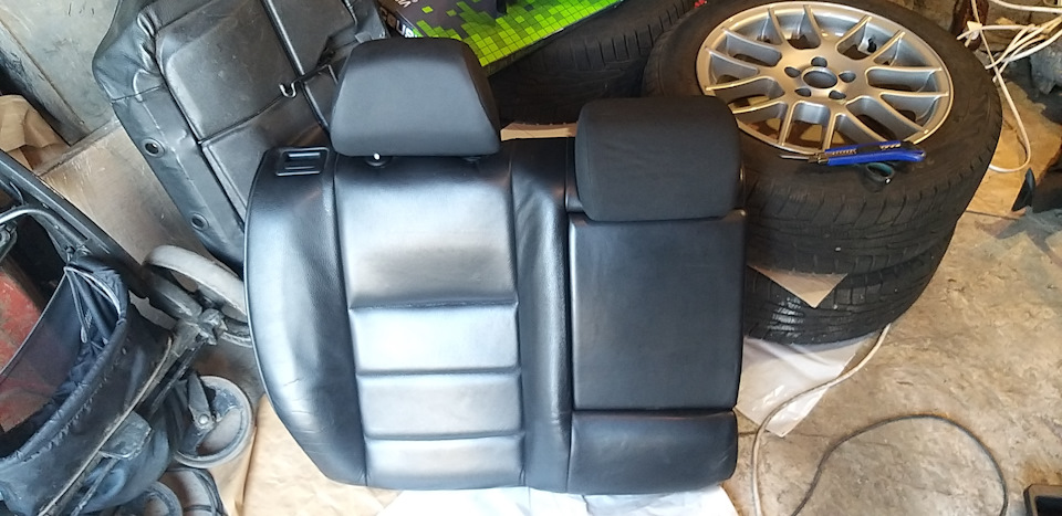 Середній підголівник Skoda Fabia)) 4