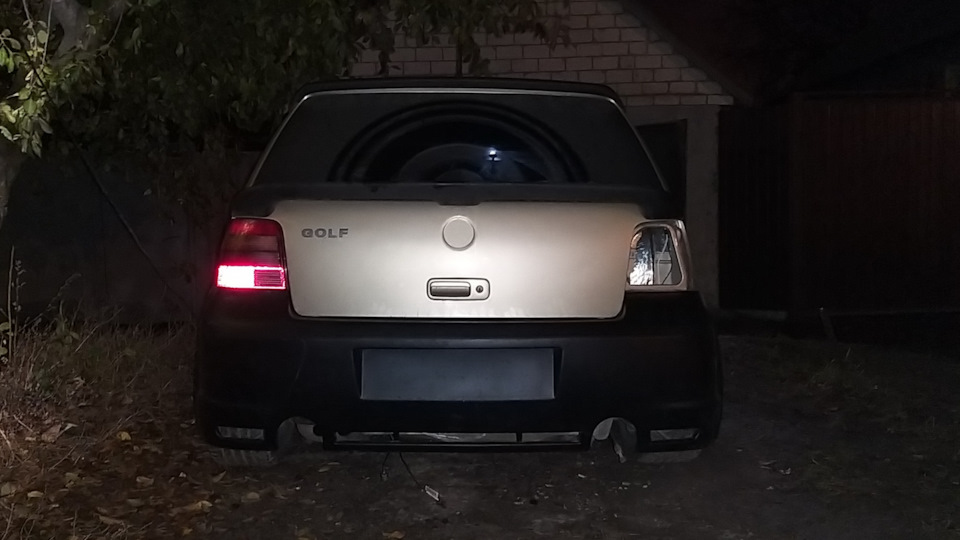 Задній бампер Replika R32 готовий) 1