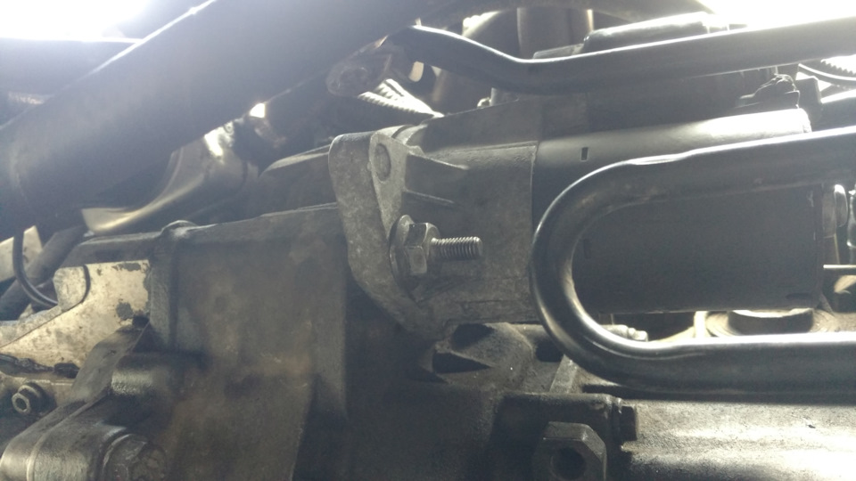 Заміна cтартера BFQ, AKL, 1.6 GOLF 4 5