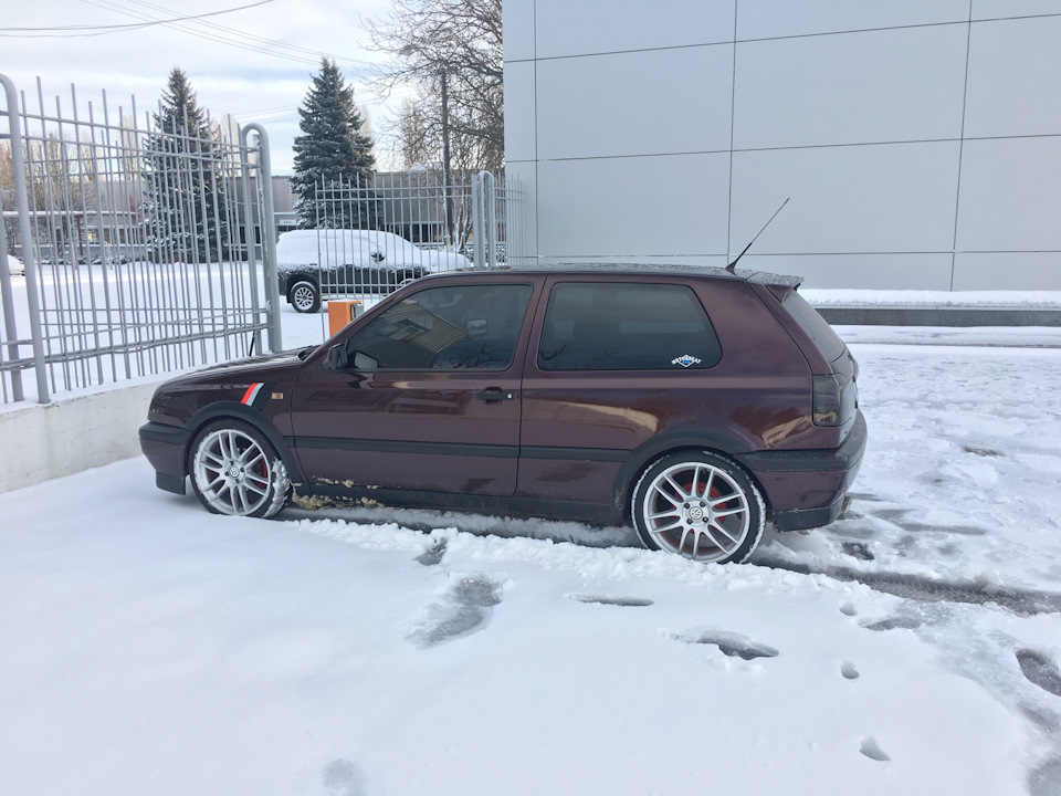 Ну ось і у нас сніг))) 2