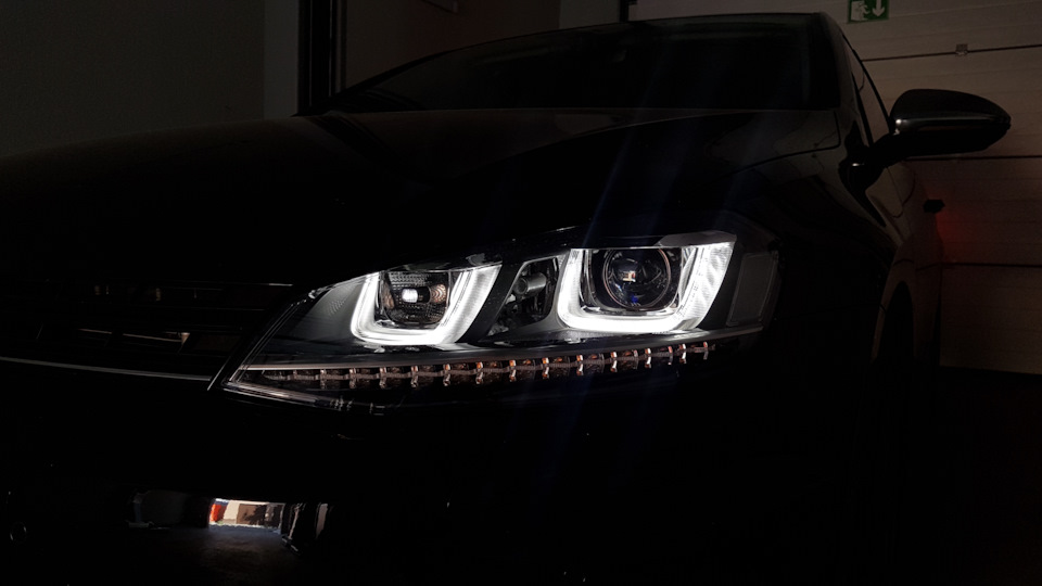 Передні фари golf 7 R 3