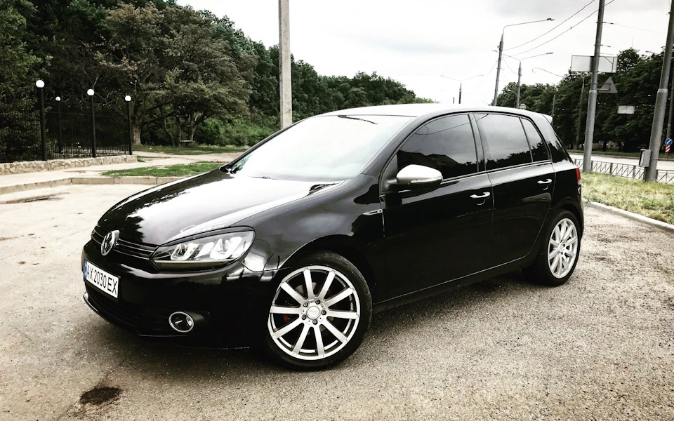 Обклеювання дзеркал у стилі Golf 7 R